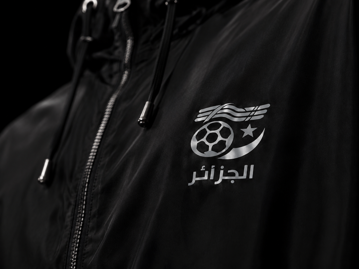 Logo Algérie réfléchissant, détail poitrine