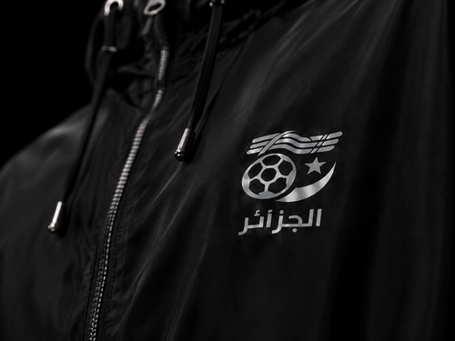 Logo Algérie réfléchissant, détail poitrine